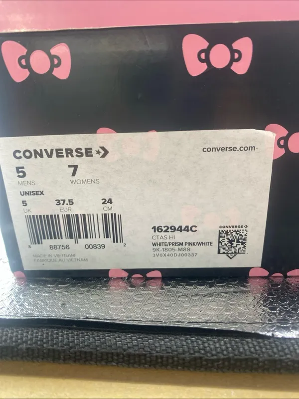 Hello Kitty High Top Converse Women 7 Chuck Taylor Shoes Limited Edition Kawaii - Image 8