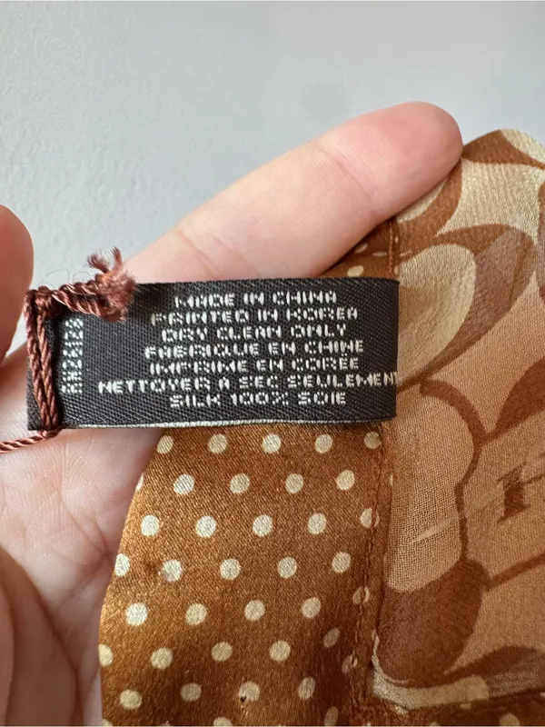 Authentic Coach NWT 100% Silk Legacy Signature C Logo Square Scarf OS - Image 7