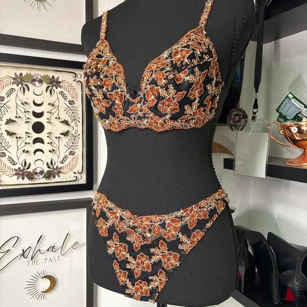 90s Vintage Wacoal Onvieve Set Floral Copper Metallic Mesh 34B Bra Thong Small - Image 2