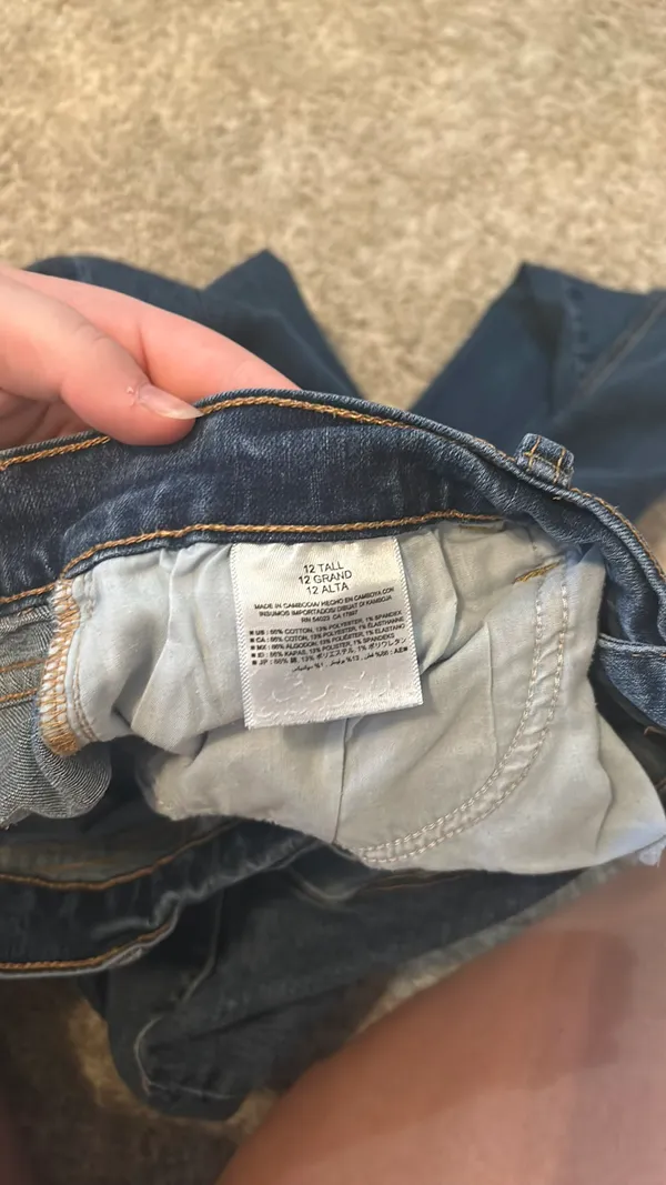 Old Navy Boyfriend Skinny Jeans Tall - Image 2