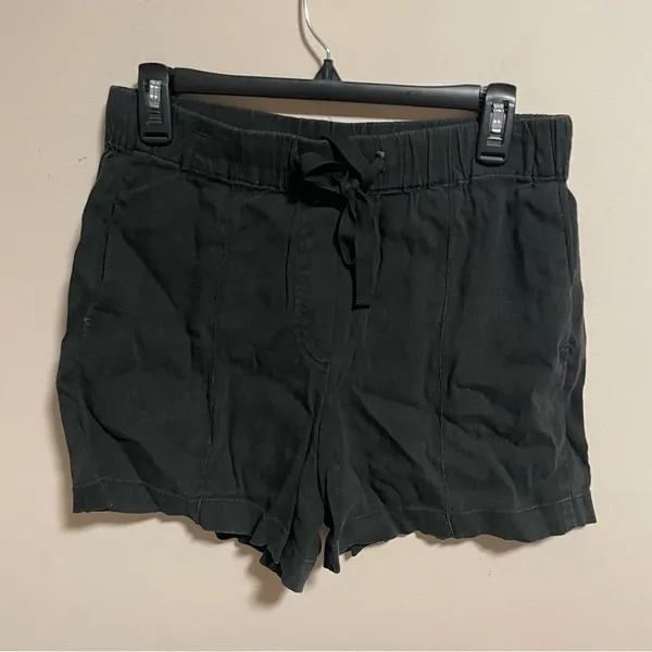 Aritzia Babaton Bastien Black Linen Shorts- Size Medium - Image 3