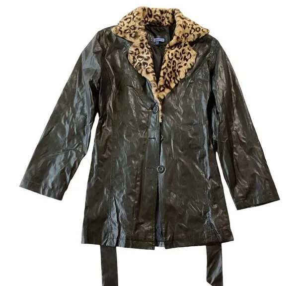 Endurance Vegan Leather Coat with Faux Leopard Collar - Image 3