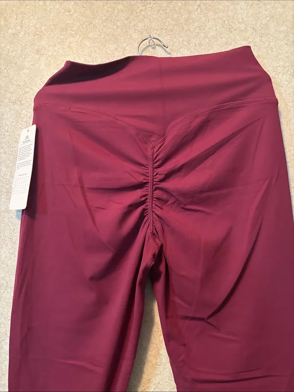 High-Waist Sculpting Leggings in Burgundy - Image 7