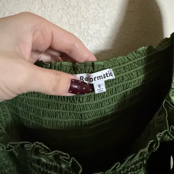 Reformation Chamomile Top Size Small in Moss‎ Green Silk Satin Smocked Blouse - Image 4