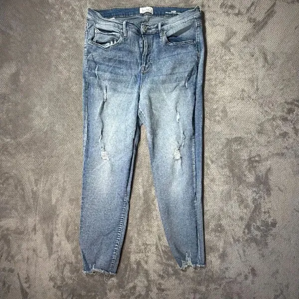 Nicole Miller SoHo High Rise Ankle Skinny Medium Wash Distressed Size 12 #1200 - Image 2