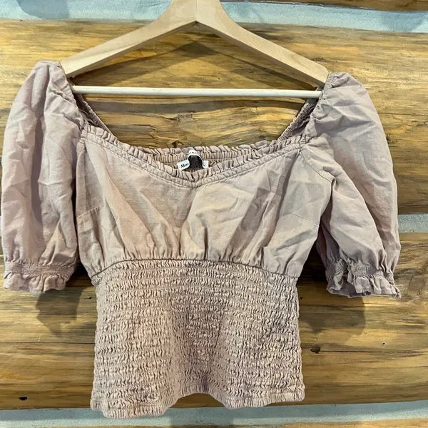 Abercrombie & Fitch Smocked Beige Top - Image 2
