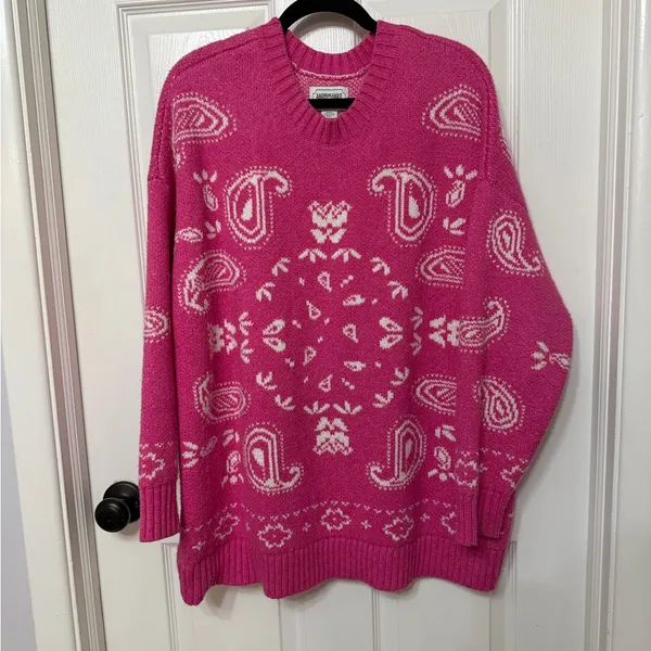American Eagle pink crewneck oversized sweater paisley western size medium‎ - Image 2