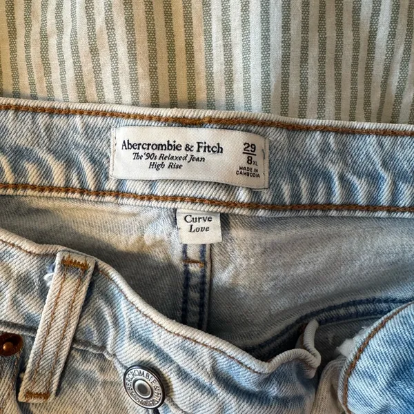 Abercrombie & Fitch Light Wash Straight Jeans Extra Long - Image 3