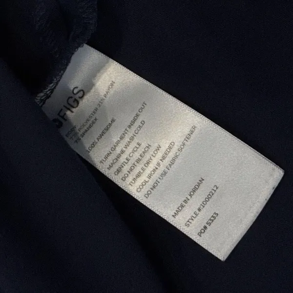 Figs purple scrubs top size small - Image 3