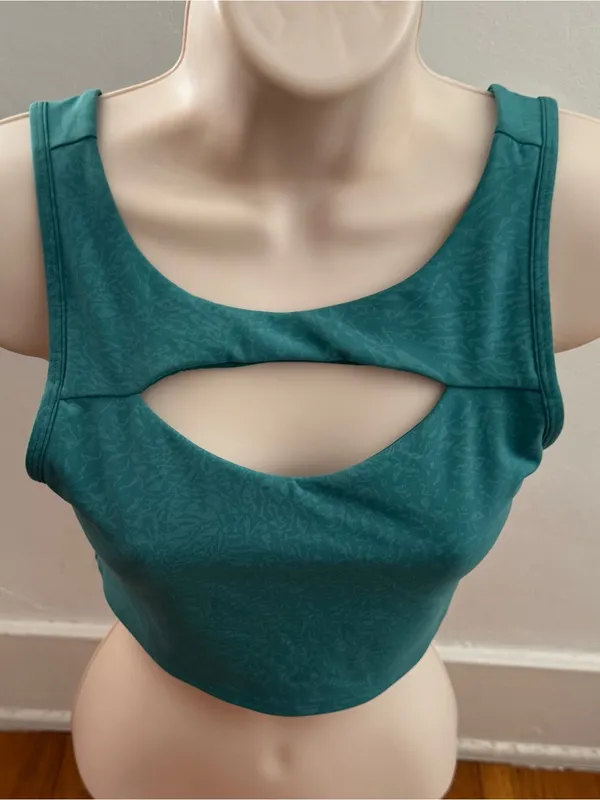 Lululemon Everlux cut out teal lagoon medium support train bra, size 6 athletic - Image 8
