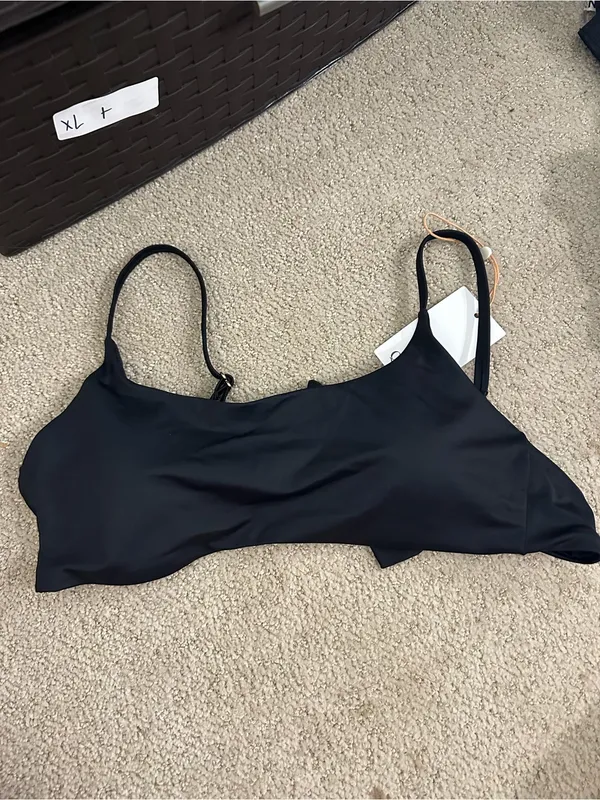 NWT Quince Italian Scoop Neck Bikini Top black large - Image 3