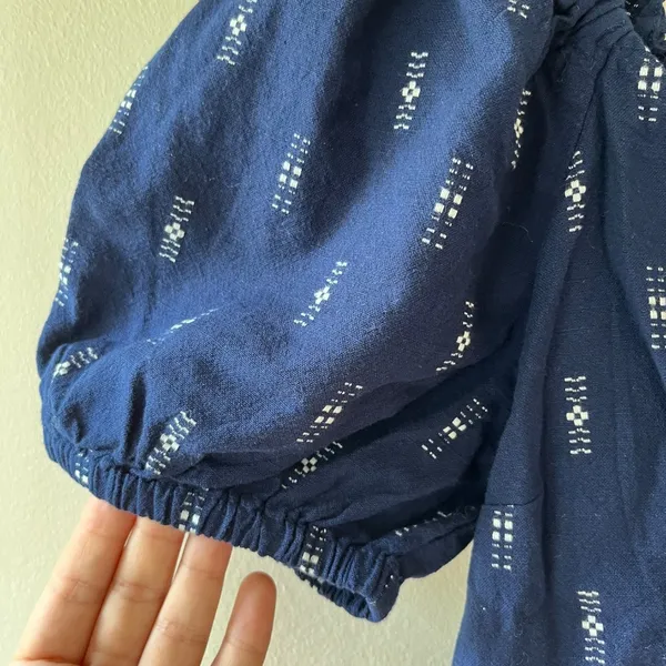 Madewell Sz M Jacquard Navy Puff Short Sleeve Cropped Top Blouse V Neck Pullover - Image 4