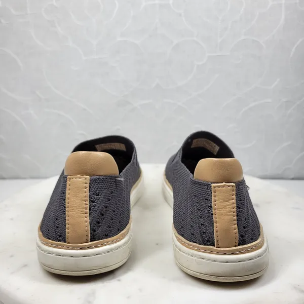 UGG Sammy Chevron Sneakers Womens Size 7 Gray Mesh Stretch Knit Slip On Flats - Image 7