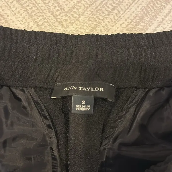 Ann Taylor Women’s Black Elastic Waist Dress Pant Joggers w/ Faux Leather Trim - Image 4