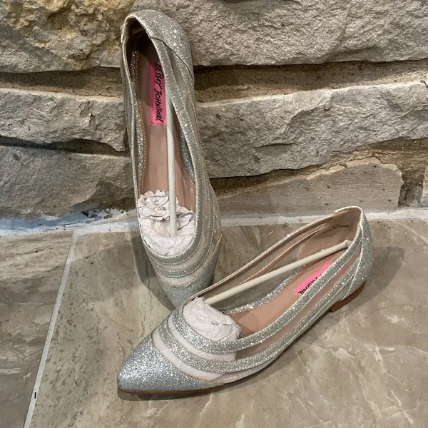Betsey Johnson Silver Glitter Clear Mesh Panel Ballet Flats Shoes 5.5 - Image 2