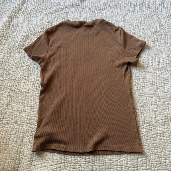Theory Brown Ribbed Short Sleeve Top - Image 4