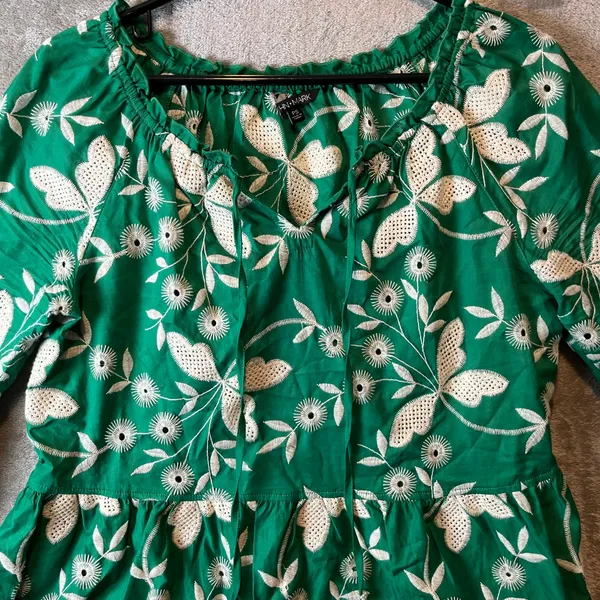 John Mark Bejeweled‎ Jade Green Embroidered Blouse Size Small Petite Cotton - Image 2