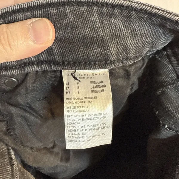Women’s American Eagle Mom Jean Black Jeans Straight Leg Size 8 Preowned - Image 13