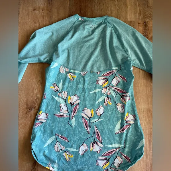CALIA Rashguard Swim Top Small Garden Gate Long Sleeve Carrie Underwood. - Image 6