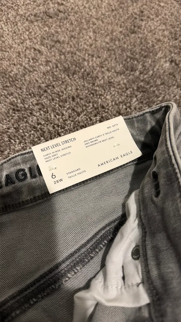 American Eagle Jeans - Image 3