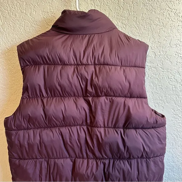 Old Navy Puffer Vest Burgundy S Women‎ Padded Sleeveless Quilted Gilet - Image 8