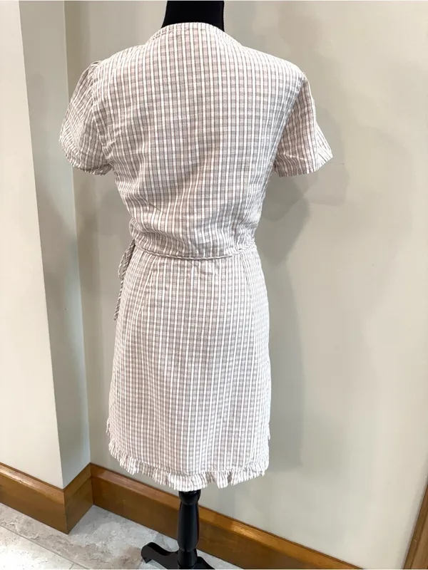 Abercrombie & Fitch cottagecore wrap plaid dress size M - Image 4