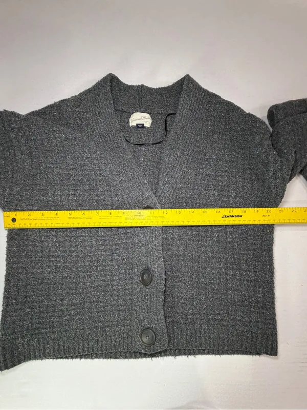 Universal Thread Gray Textured V-Neck Button Cardigan - Image 4