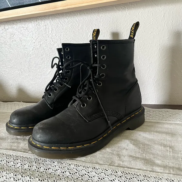 Women's Dr. Martens 1460 Black Smooth Leather Combat Boots 90s Y2k Size 7 Ladies - Image 3