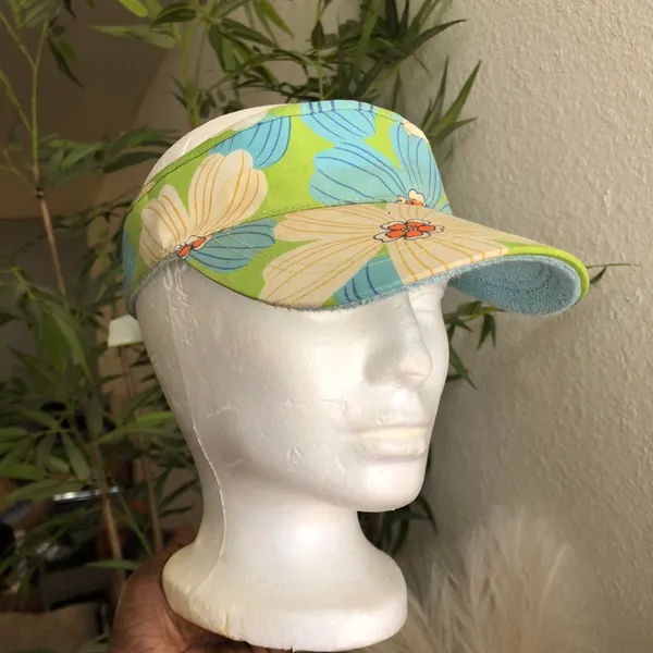 Vintage 90s L.E.I Green blue floral visor hat cap with adjustable velcro strap - Image 2