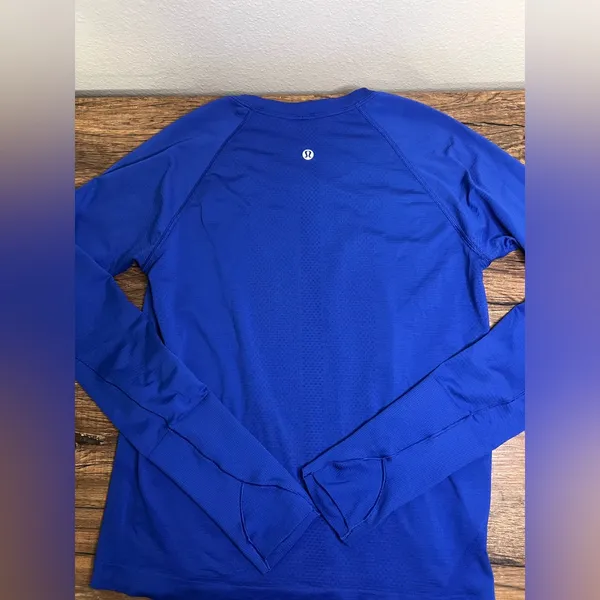 Lululemon Swiftly Tech LS 2.0 Long Sleeve Top Size 8 Blue Thumbholes - Image 7