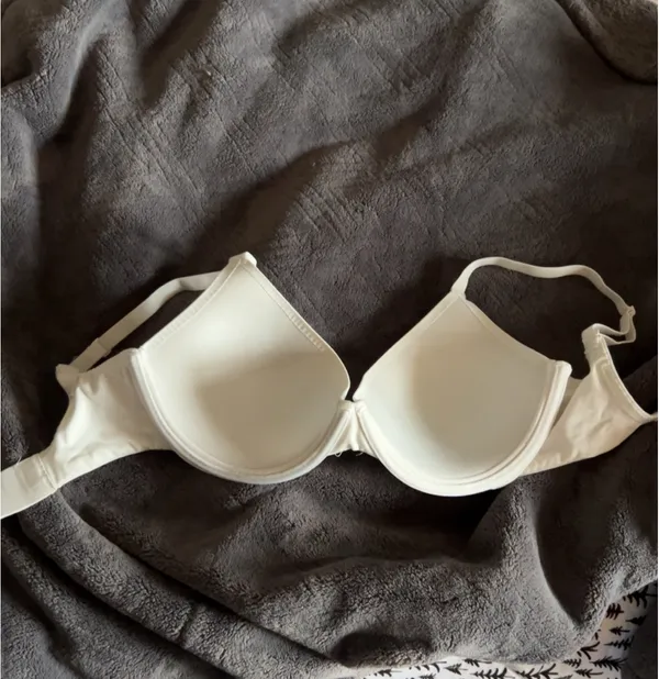 Skims wired bra 32DDDD - Image 2
