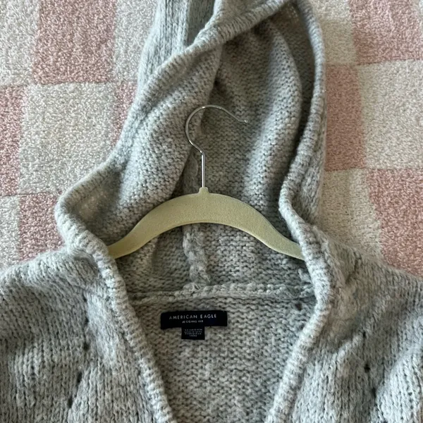 American Eagle Soft Gray Knit Sweater - Image 4