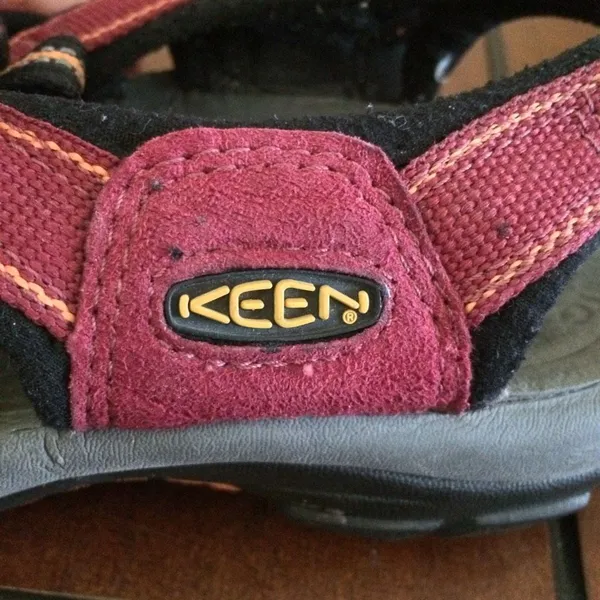 KEEN Newport H2 sandals red size 8 - Image 9