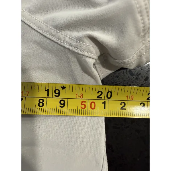 Lululemon Athletica Women's‎ T-Shirt Size 8 - Image 5