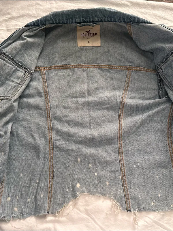Hollister Light Blue Washed Denim Jacket with Faded Finish - Image 6