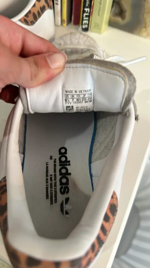 Adidas Cheetah Tennis Shoes - Image 4