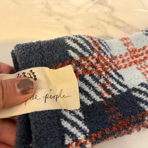 Free People Cozy Cabin Plush Crew Socks Blue Plaid Fuzzy Sherpa NWT One Size - Image 4