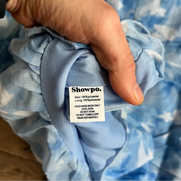 Showpo blue white ruched print mini dress 2 - Image 4