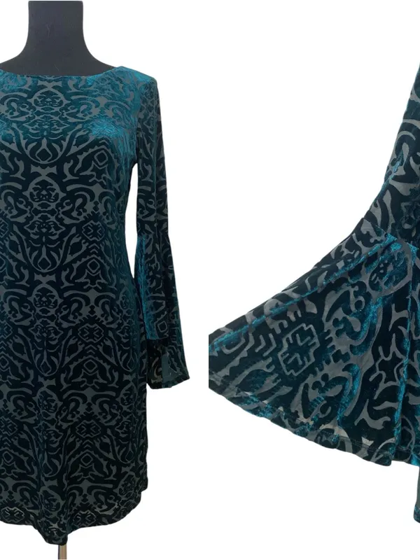 Eliza J Green Patterned Velvet Burnout Cascade Bell Sleeve Shift Dress - Image 2