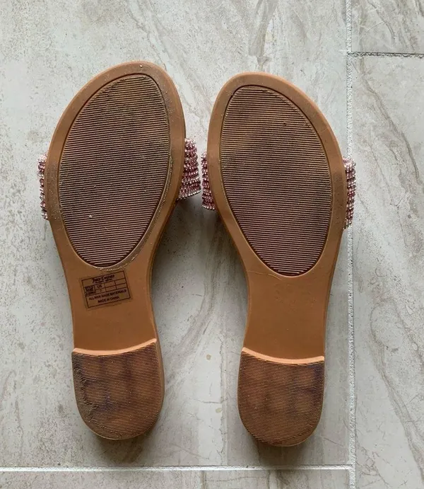 Juicy Couture pink sandal - Image 5