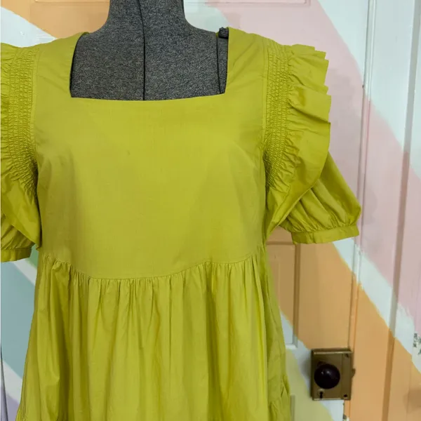 English Factory Chartreuse Square Neck Flutter Sleeve Tiered Midi Dress Sz S 🧡🍄 - Image 4