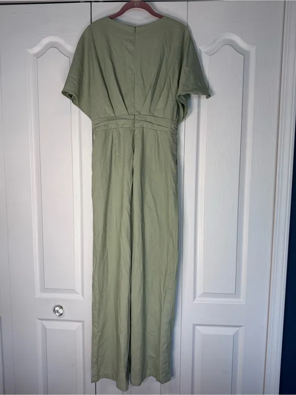 CIDER Women's Linen Blend V-Neck Ruched Pale Green Wide-Leg Jumpsuit - Image 9