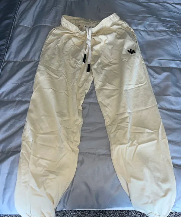 Young La Pump Cover Joggers - Image 3