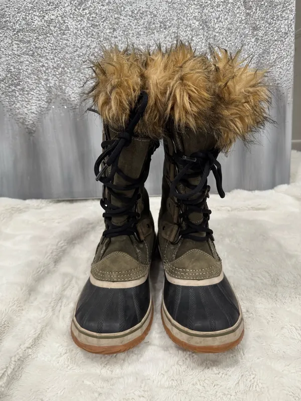 SOREL Women’s Joan Of Arctic Winter Boots Green and Black size 8 - Image 8