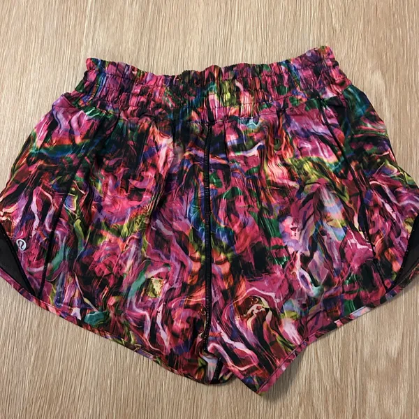 Lululemon hotty hot high rise shorts - Image 2