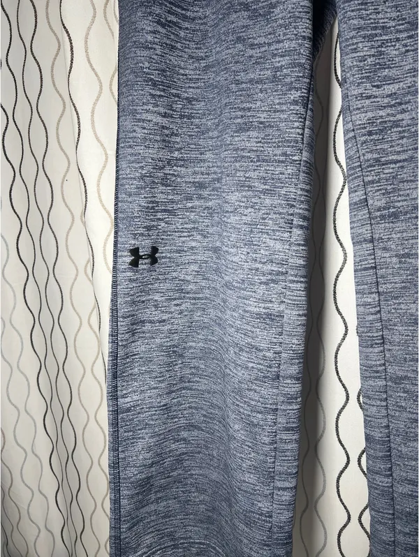Under Armour Sweatpants Medium - Image 3