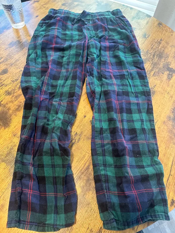 old navy plaid pajama pants - Image 4