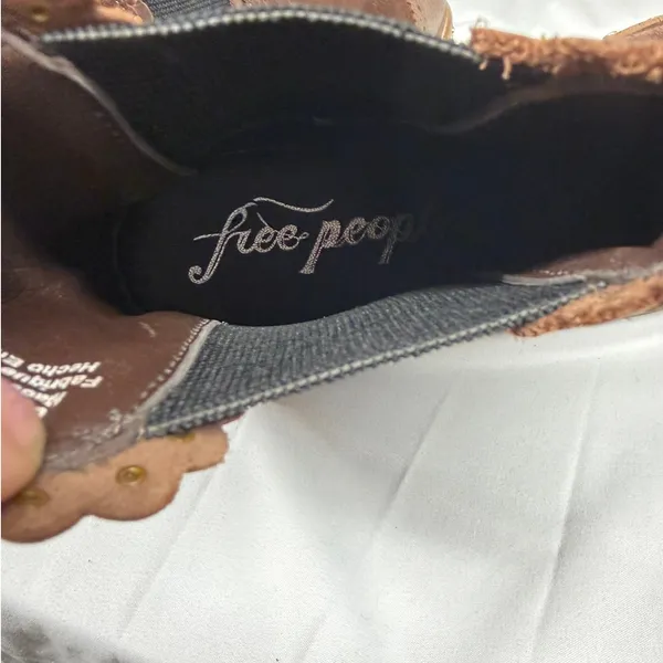 Free People $158 Women's Brown Suede Leather Western Chelsea Scalloped Boot EU38 - Image 8