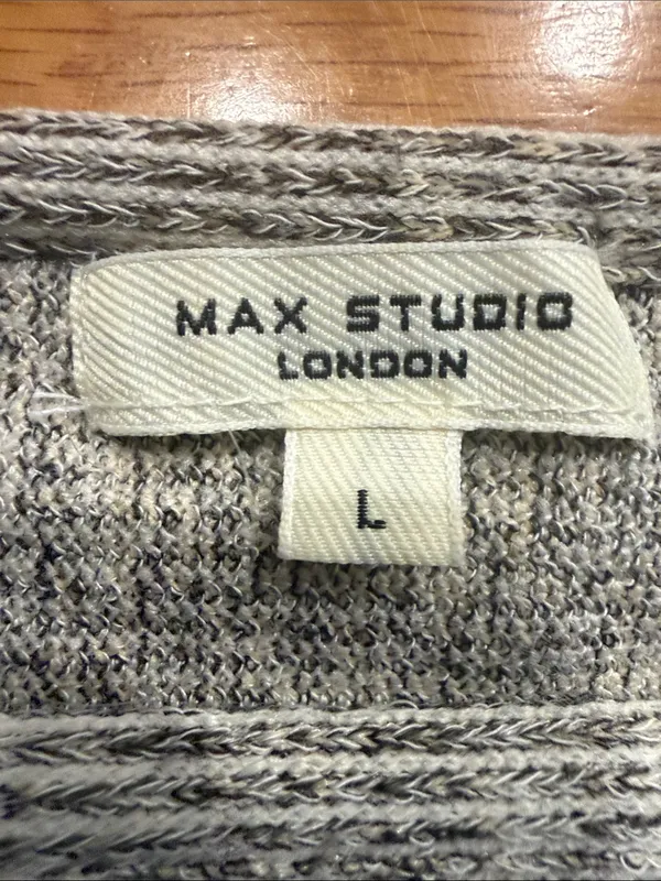 Max studio short sleeve sweater size large. - Image 2