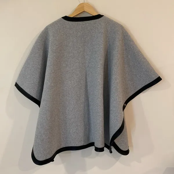 Marc New York Gray Wool Faux Leather Trim Poncho Size Medium Preppy Retro - Image 3